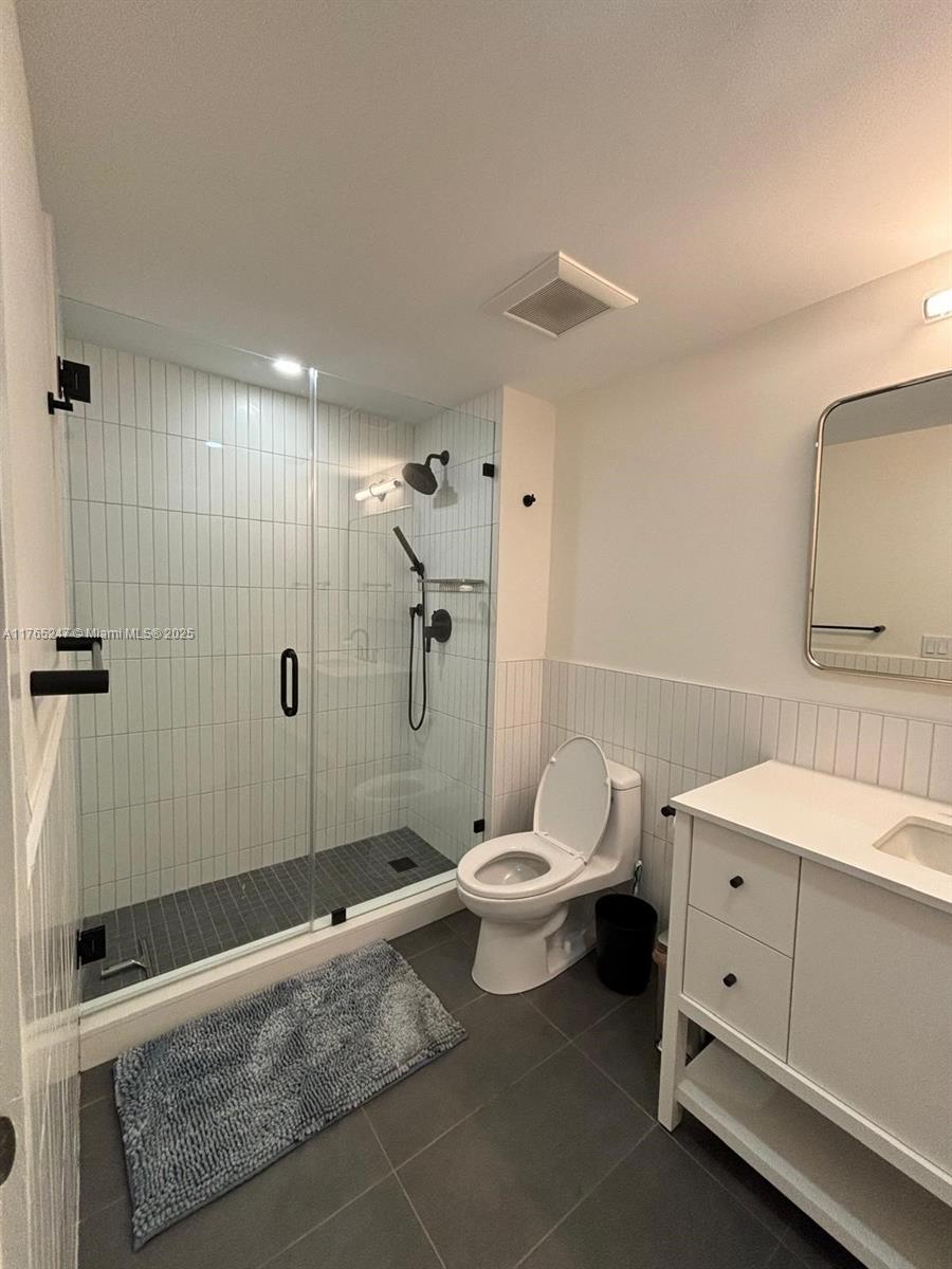 PUERTA DE PALMAS CONDO - Residential Lease