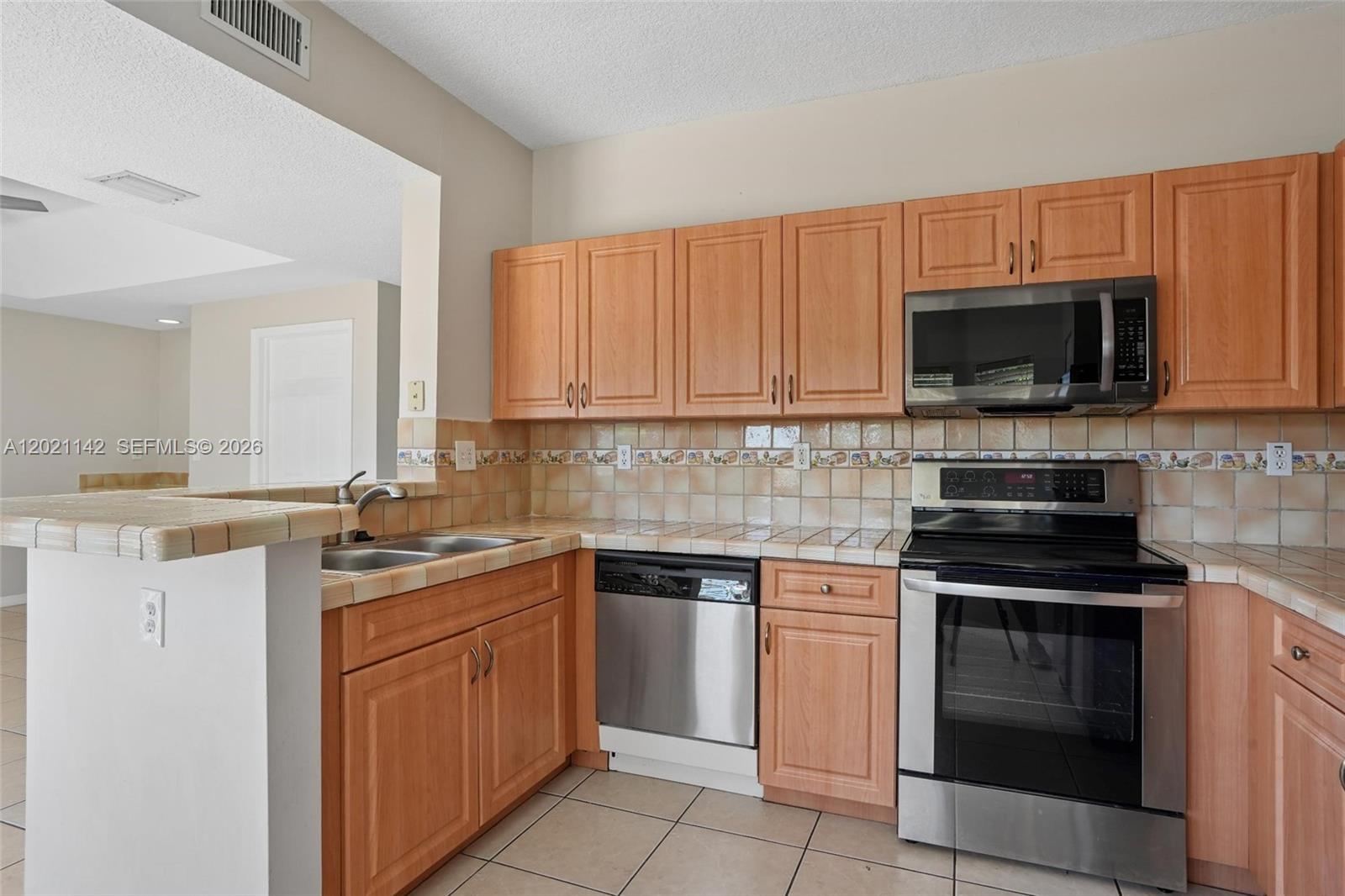KENDALL VILLAGE TOWNVILLAS - Residential