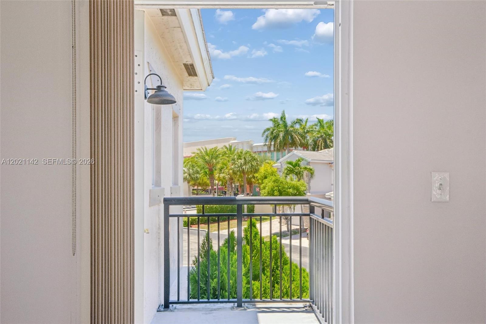 KENDALL VILLAGE TOWNVILLAS - Residential