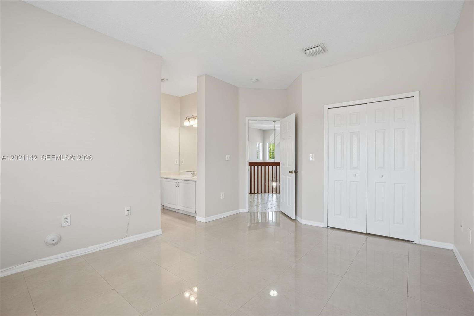 KENDALL VILLAGE TOWNVILLAS - Residential