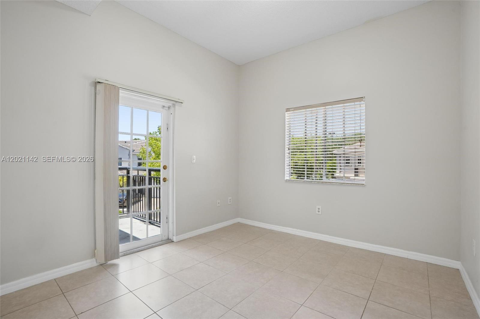 KENDALL VILLAGE TOWNVILLAS - Residential