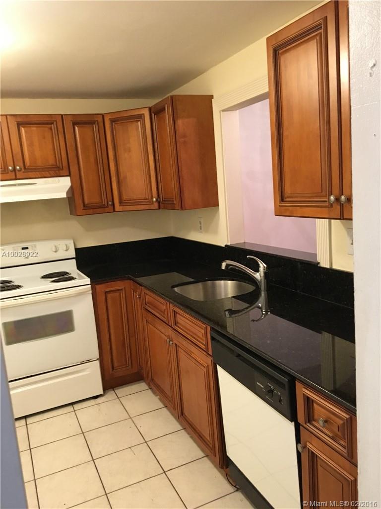 Beautiful 1/1 totally remodeled with new laminated floor, new bathroom and kitchen. Great location close to all major road, restaurants and shopping centers. YOUR CLIENT GOING TO LOVE IT!!!