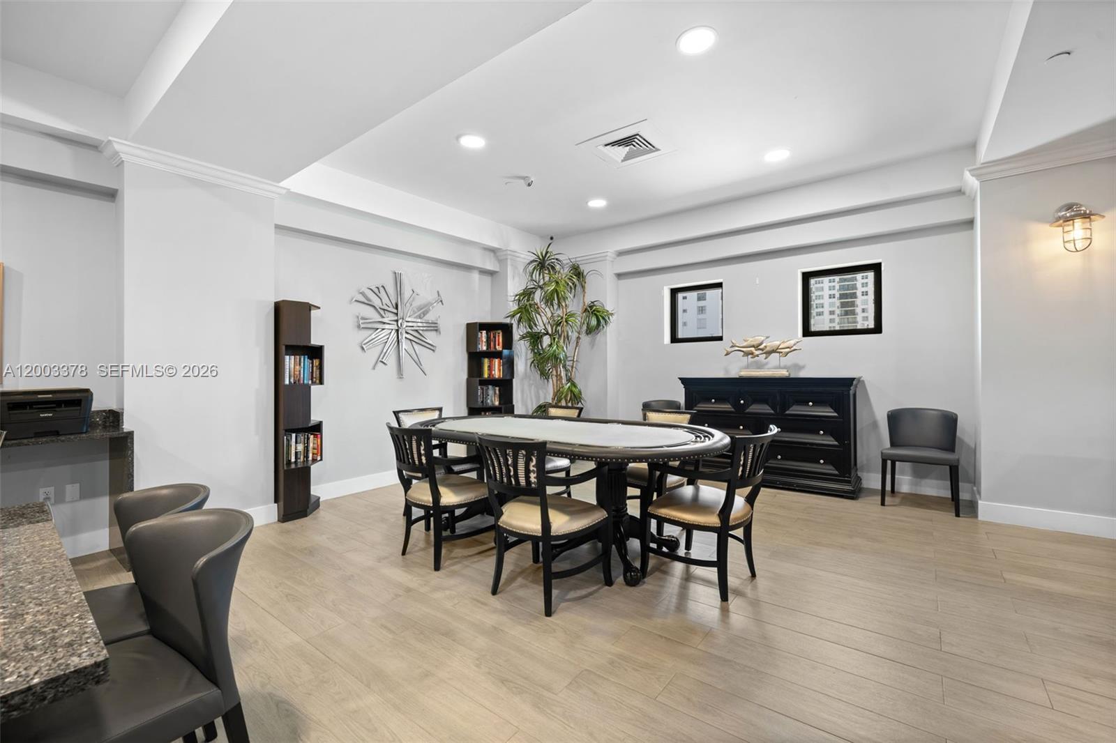 WAVE CONDO - Residential