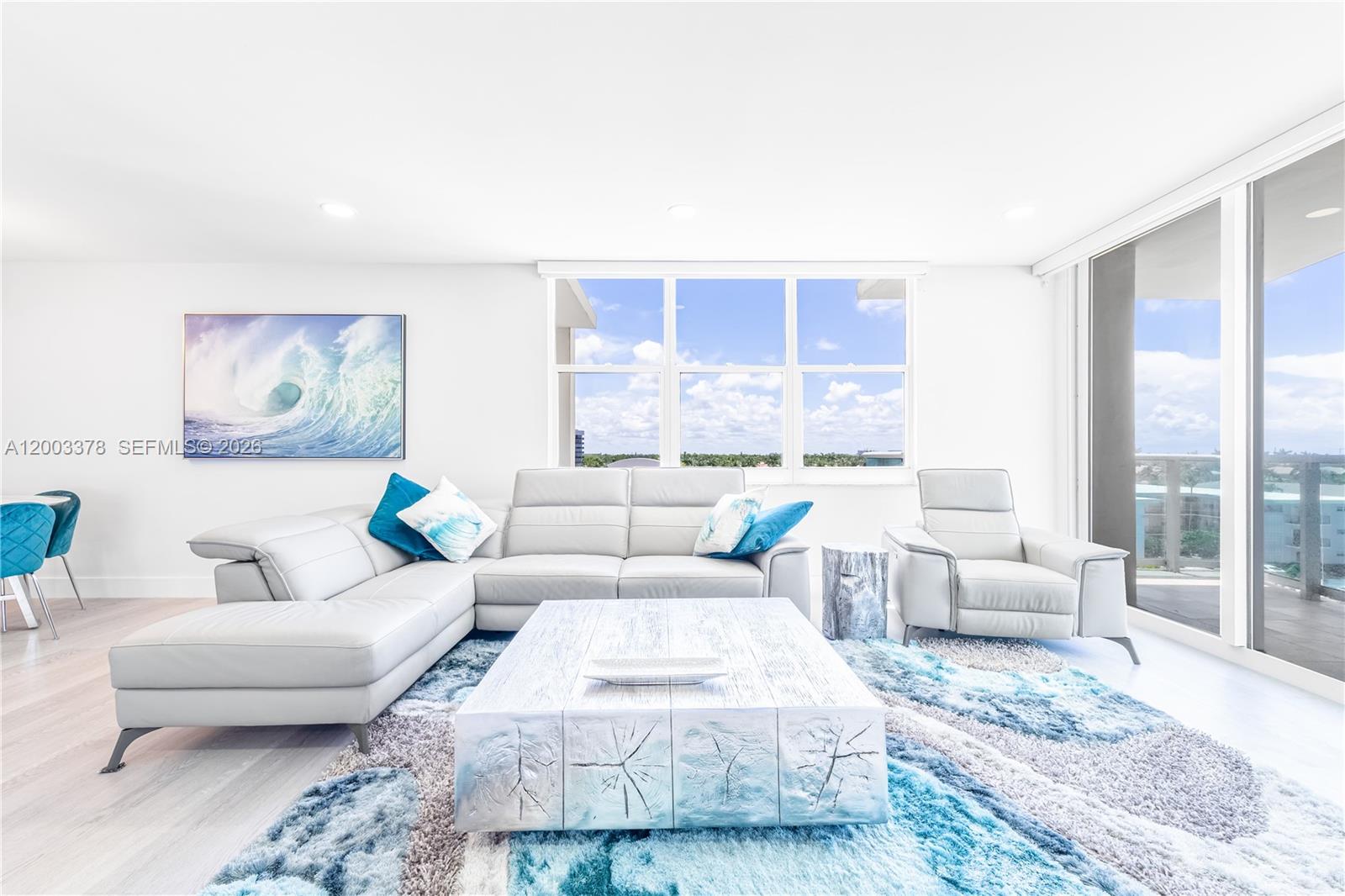 WAVE CONDO - Residential