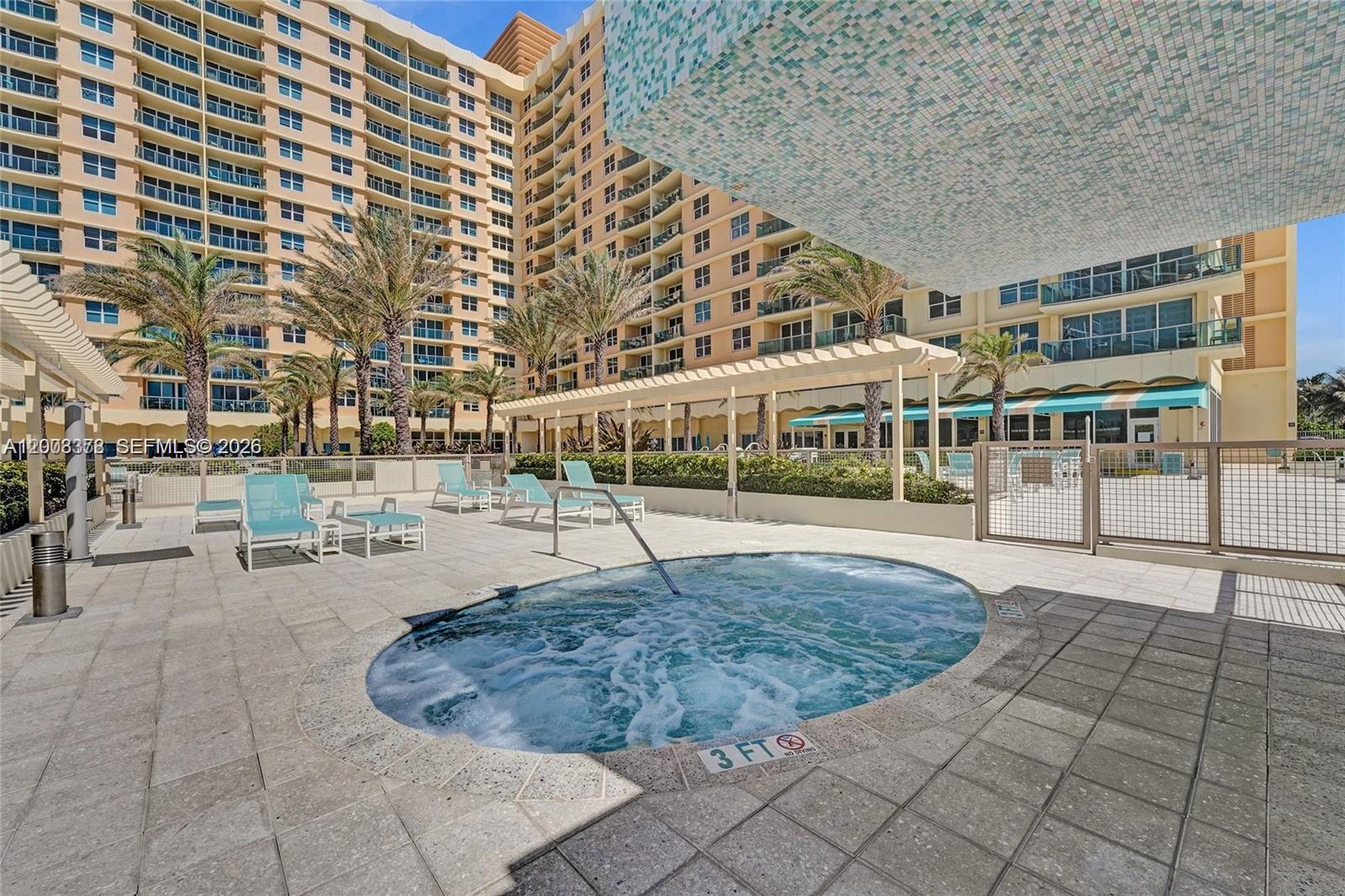 WAVE CONDO - Residential