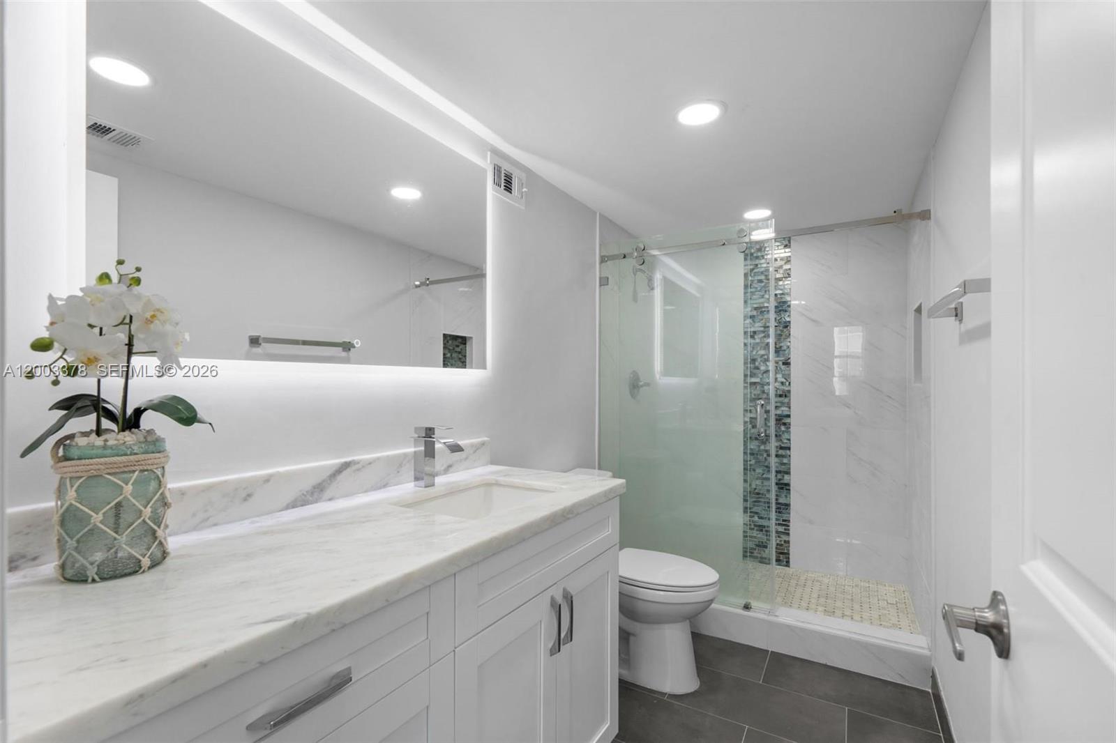 WAVE CONDO - Residential