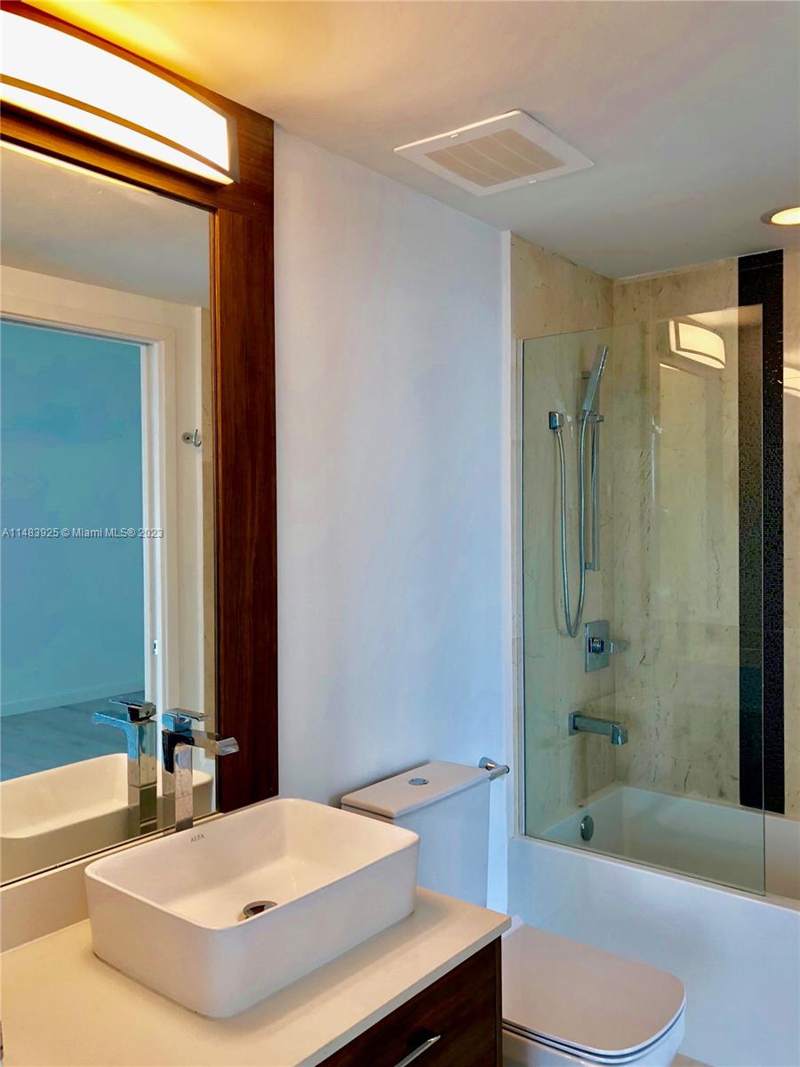 THE CRIMSON CONDOMINIUM - Residential Lease