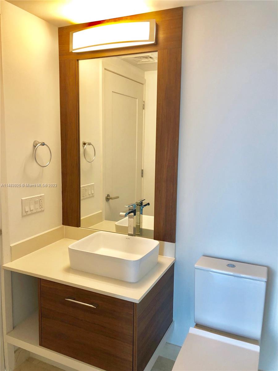 THE CRIMSON CONDOMINIUM - Residential Lease
