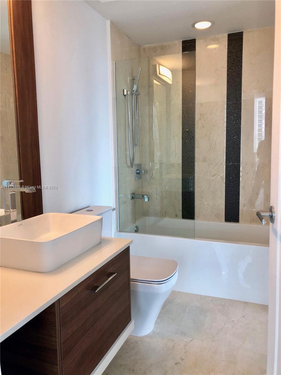 THE CRIMSON CONDOMINIUM - Residential Lease
