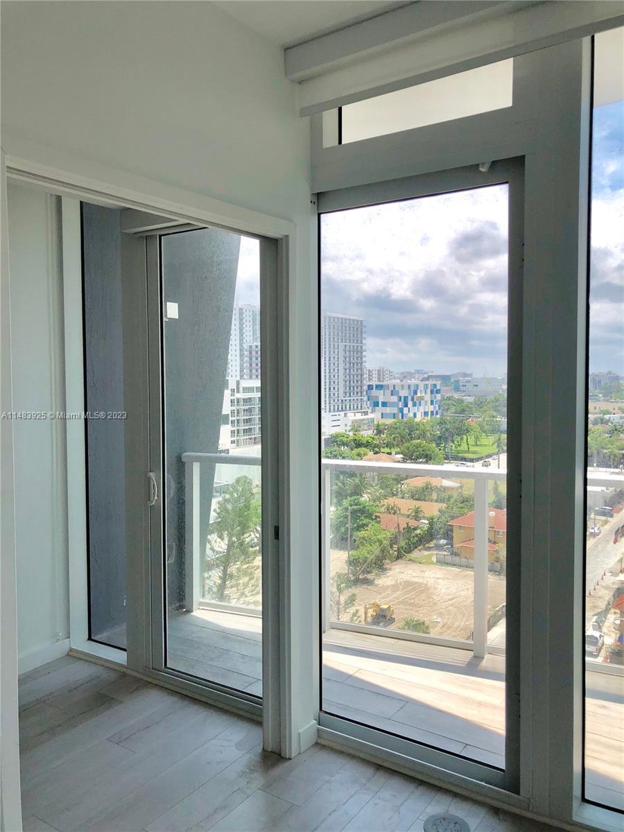 THE CRIMSON CONDOMINIUM - Residential Lease