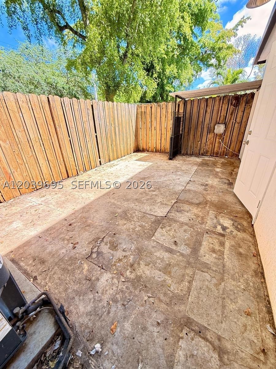 HOLLYWOOD GARDENS CONDOMI - Residential