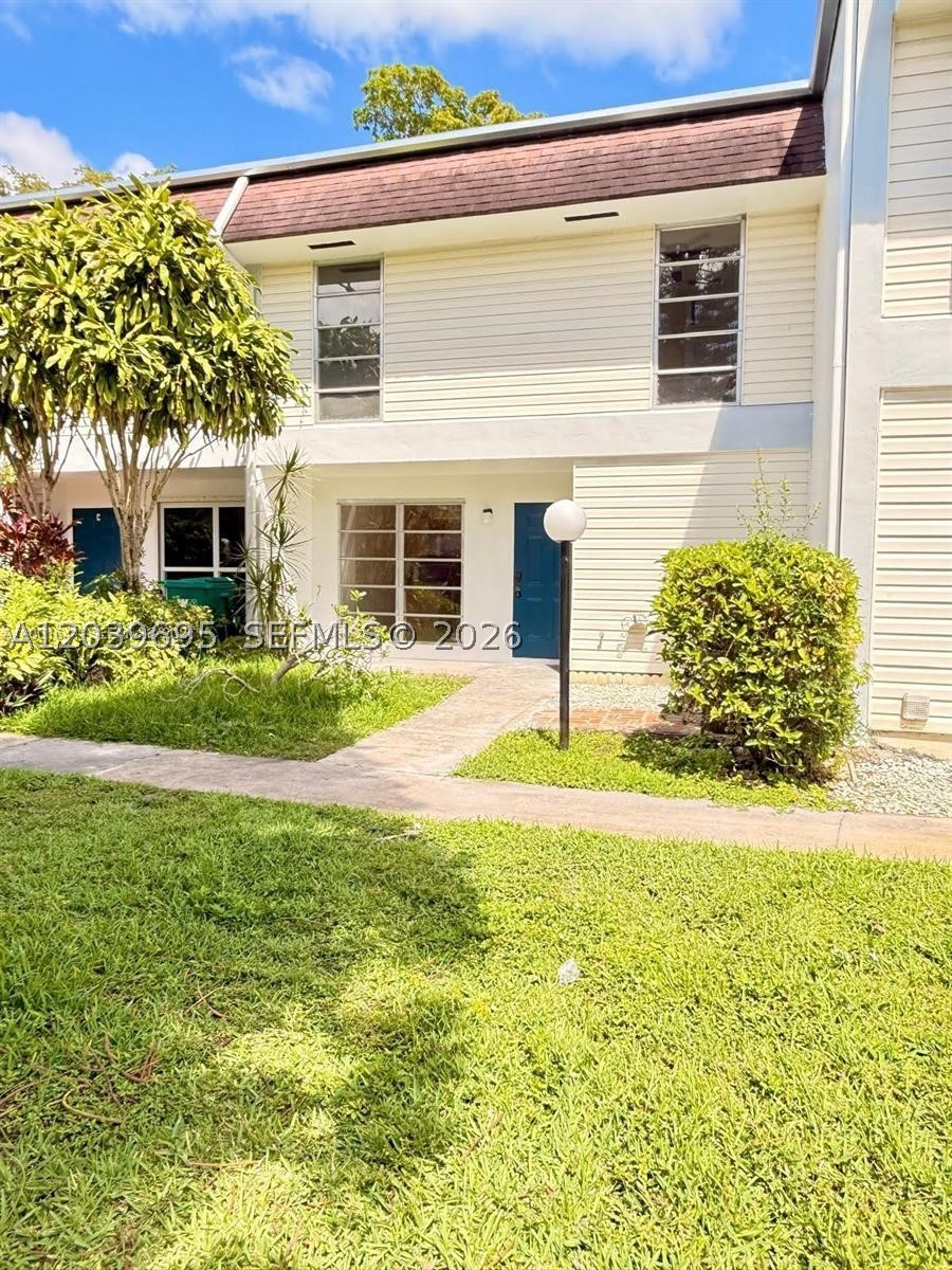 HOLLYWOOD GARDENS CONDOMI - Residential
