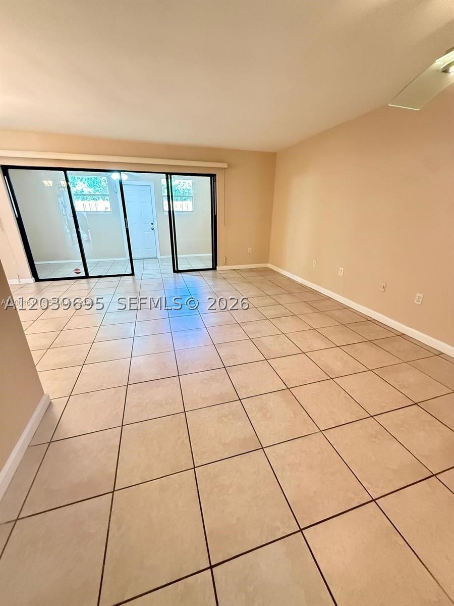 HOLLYWOOD GARDENS CONDOMI - Residential