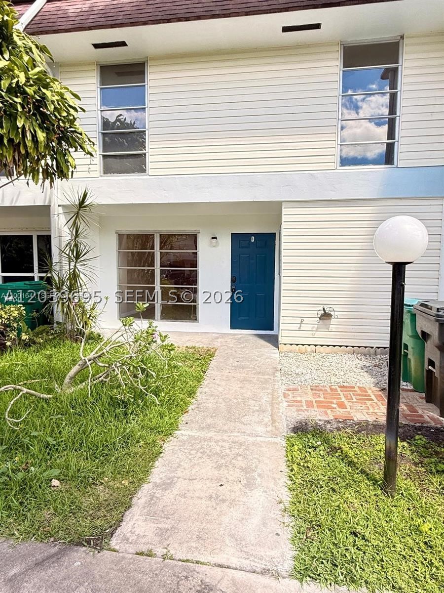 HOLLYWOOD GARDENS CONDOMI - Residential