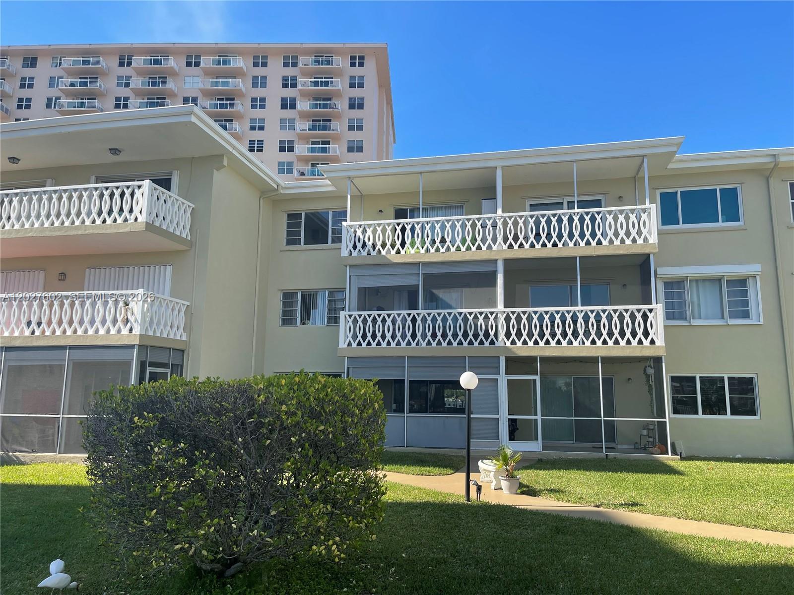 CRYSTAL COVE INC CONDO - Residential Lease