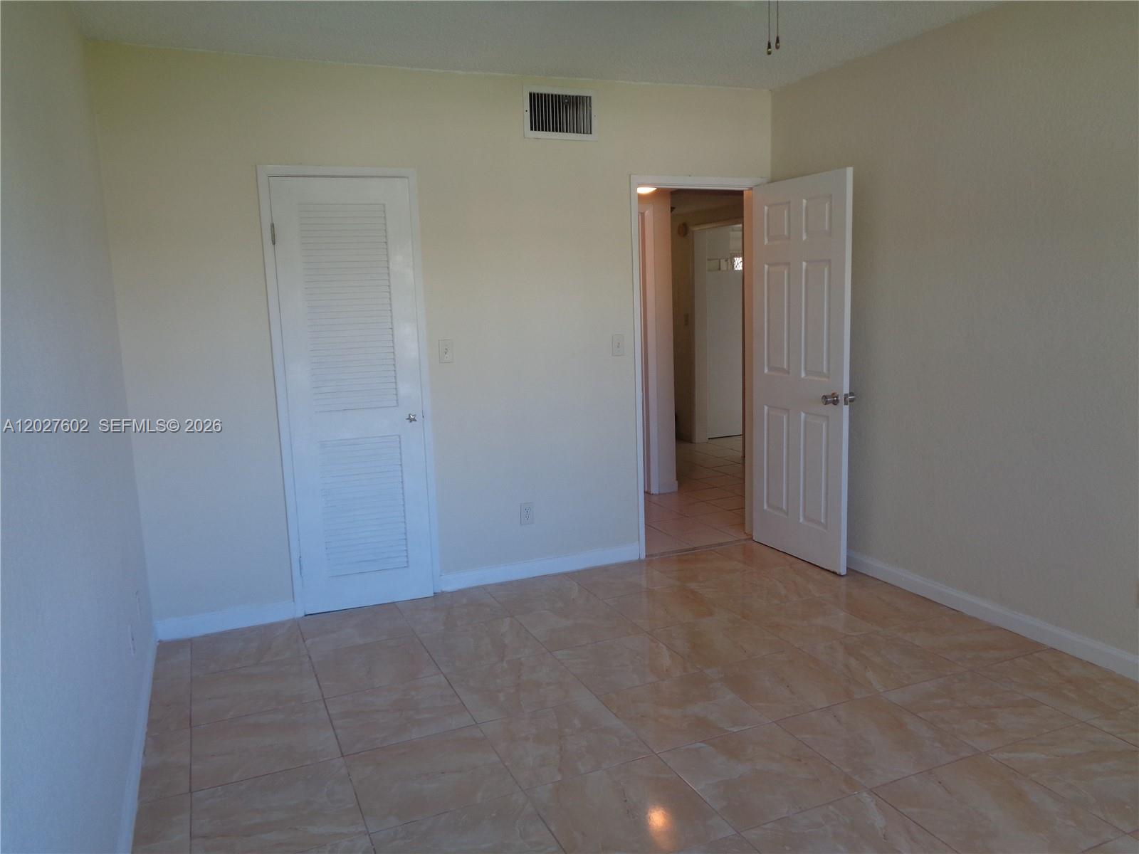 CRYSTAL COVE INC CONDO - Residential Lease