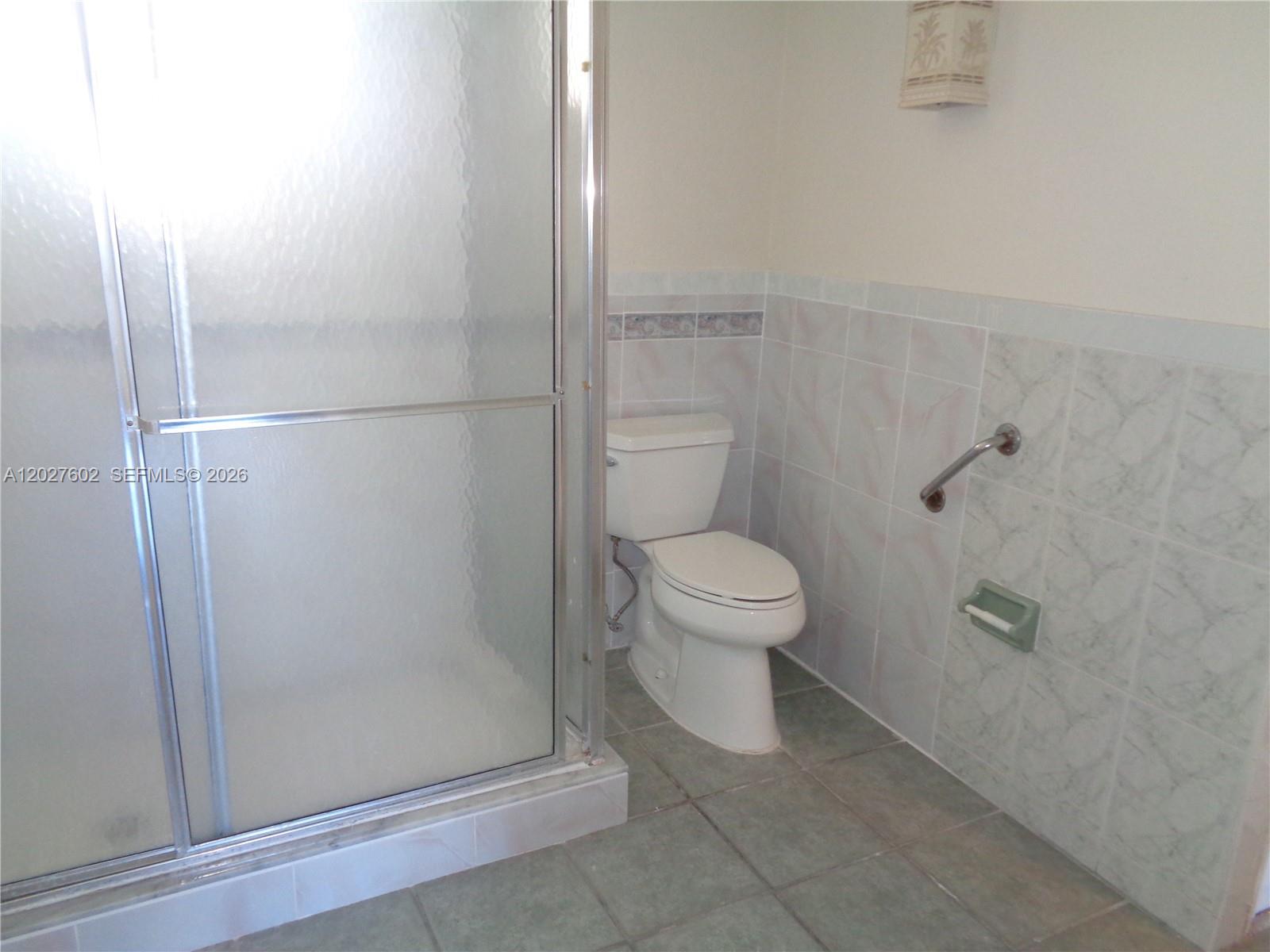 CRYSTAL COVE INC CONDO - Residential Lease