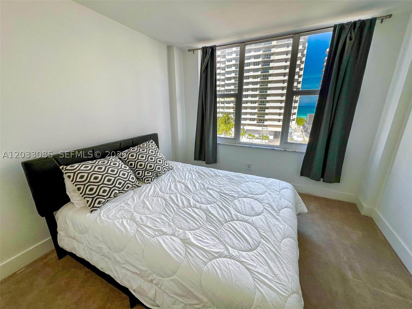 5600 CONDO - Residential