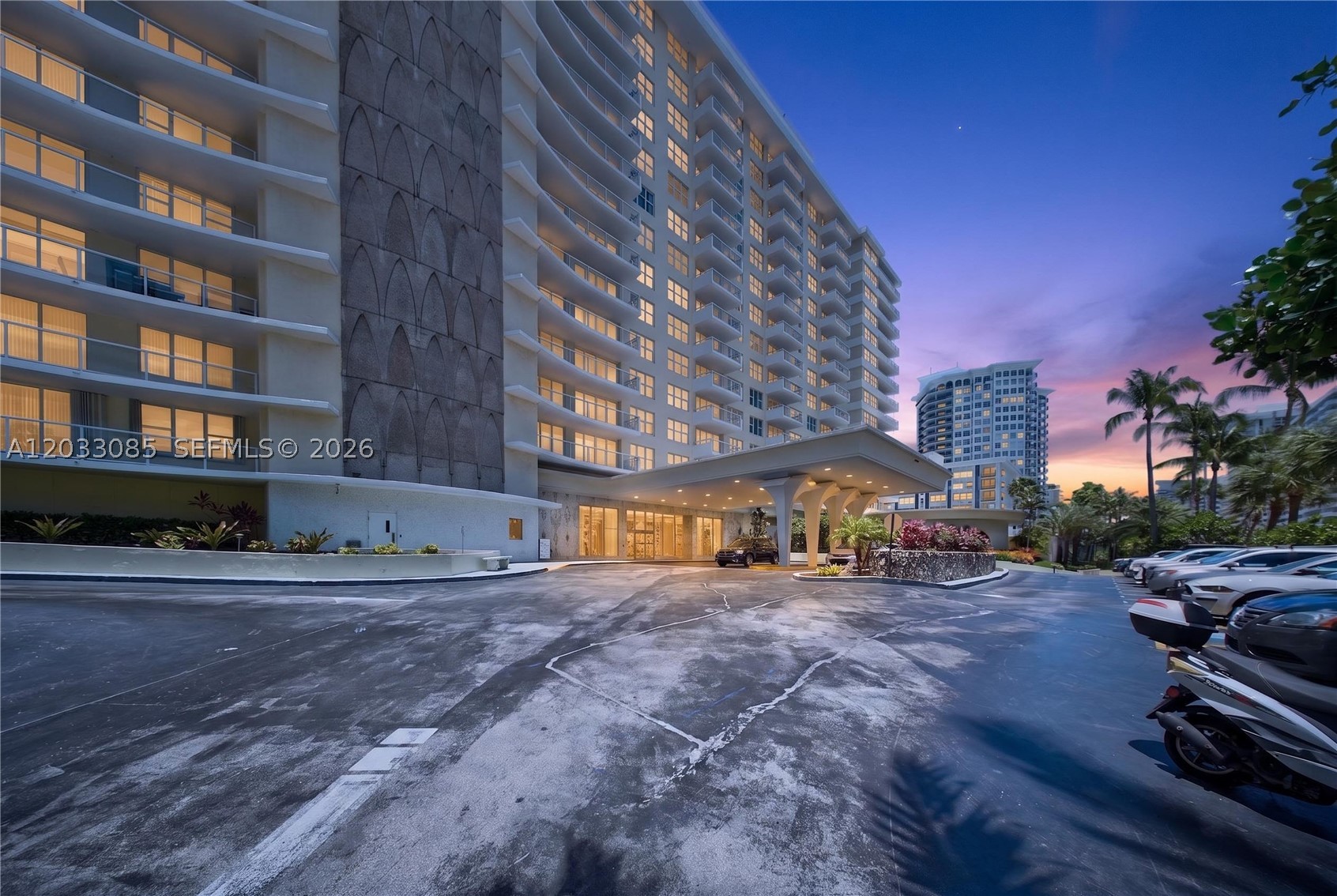 Enjoy coastal living in this beautifully furnished 2-bedroom, 2-bathroom residence located in the heart of Miami Beach. This exceptional unit is conveniently situated directly across from the ocean, offering the perfect blend of comfort, style, and location.
Residents enjoy access to state-of-the-art building amenities designed for a luxurious lifestyle. The property is just minutes from some of Miami Beach's finest restaurants, grocery stores, convenience shops, and entertainment destinations, with easy access to major highways for effortless commuting.
Whether you're looking for a full-time residence or a seasonal retreat, this home has everything you need. You'll love the location, amenities, and lifestyle it offers.
