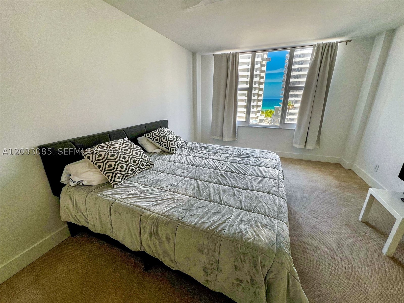 5600 CONDO - Residential
