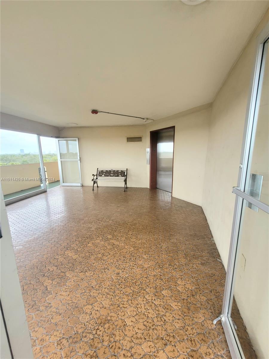 JADE WINDS GROUP - - Residential