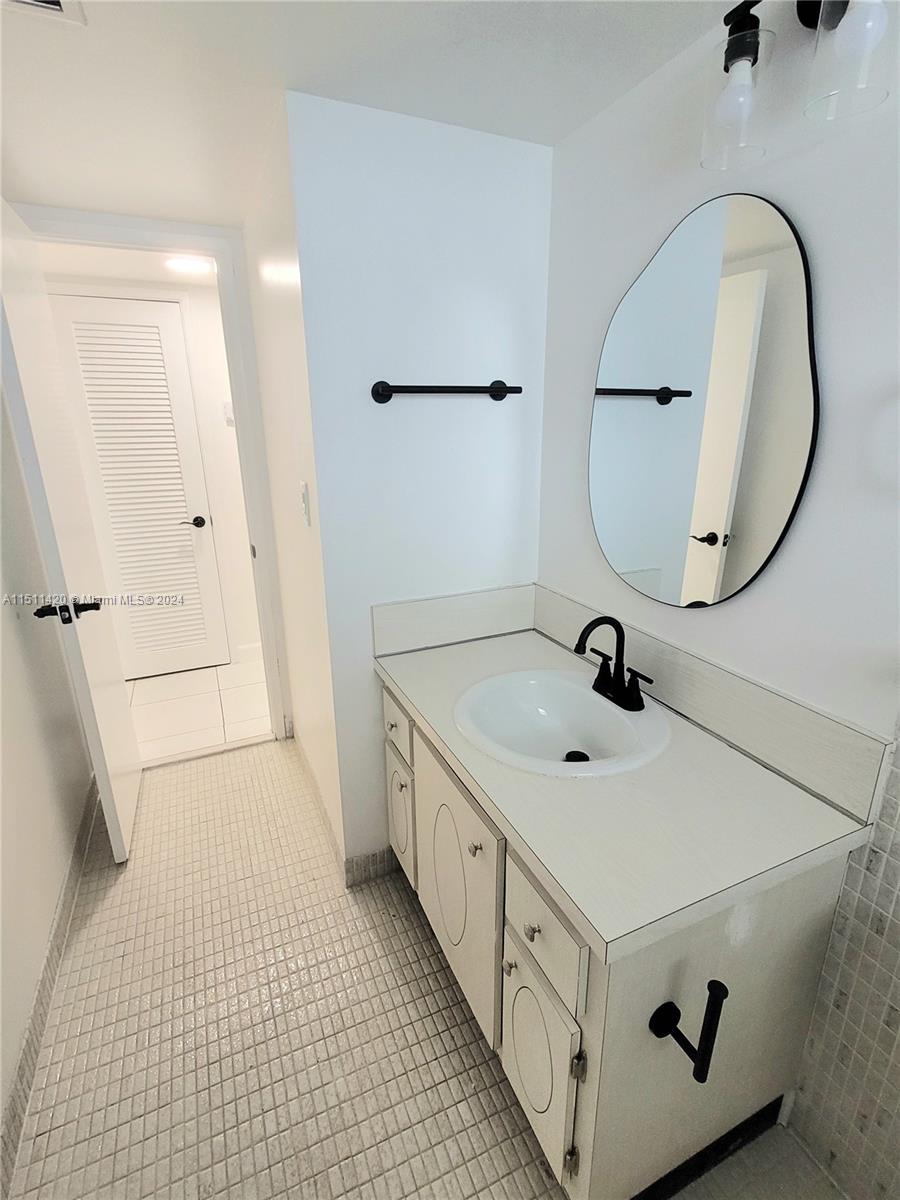 JADE WINDS GROUP - - Residential