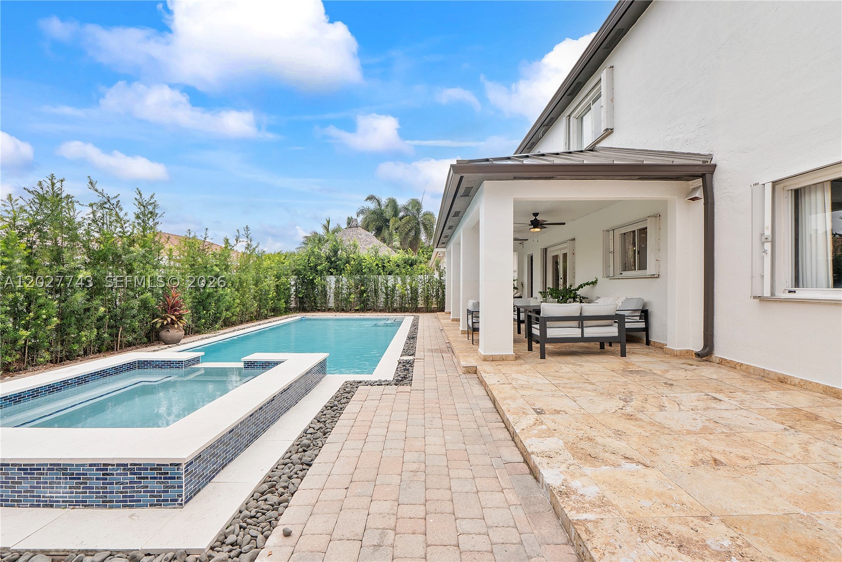 GENESIS OAK GARDENS - Residential