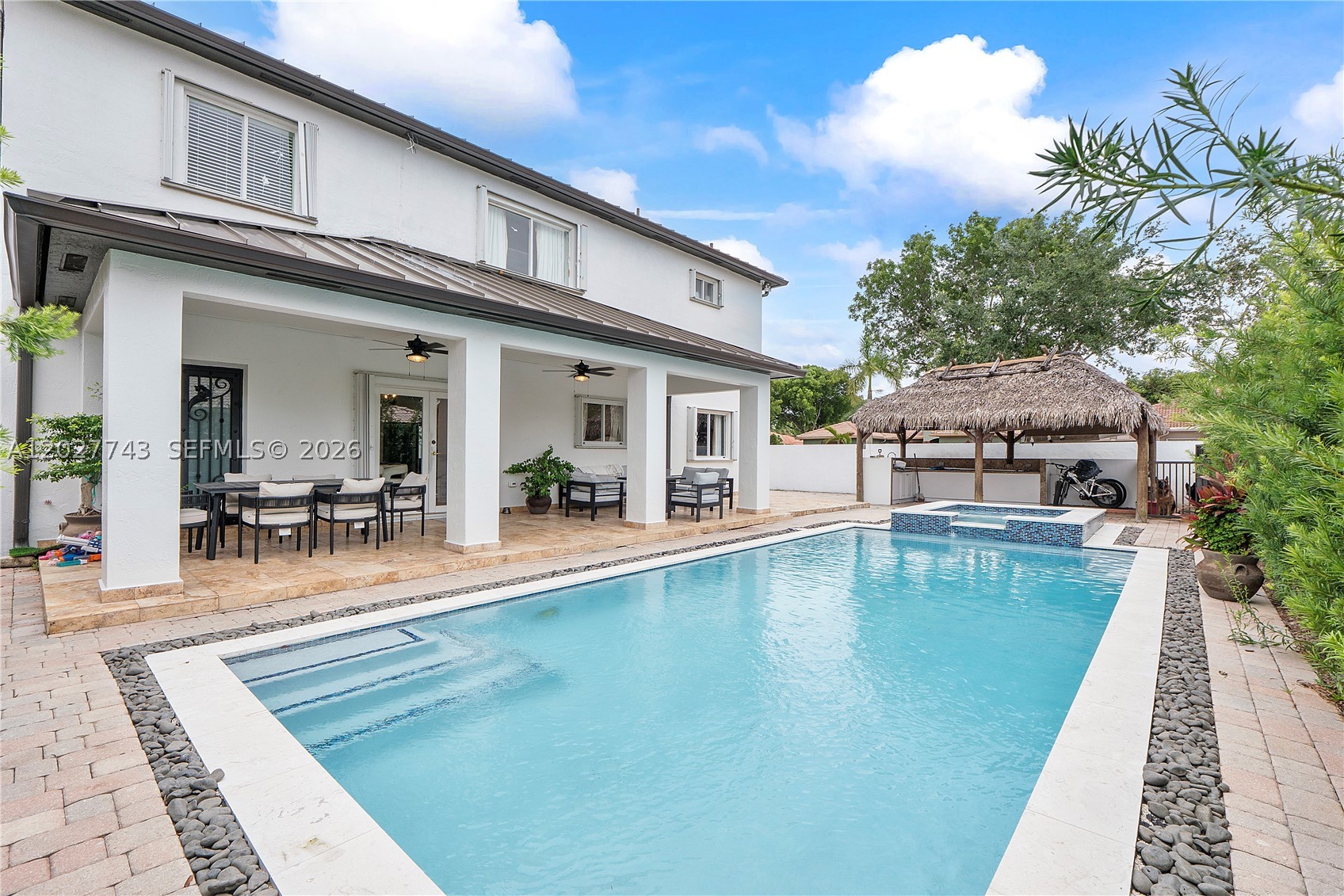 GENESIS OAK GARDENS - Residential