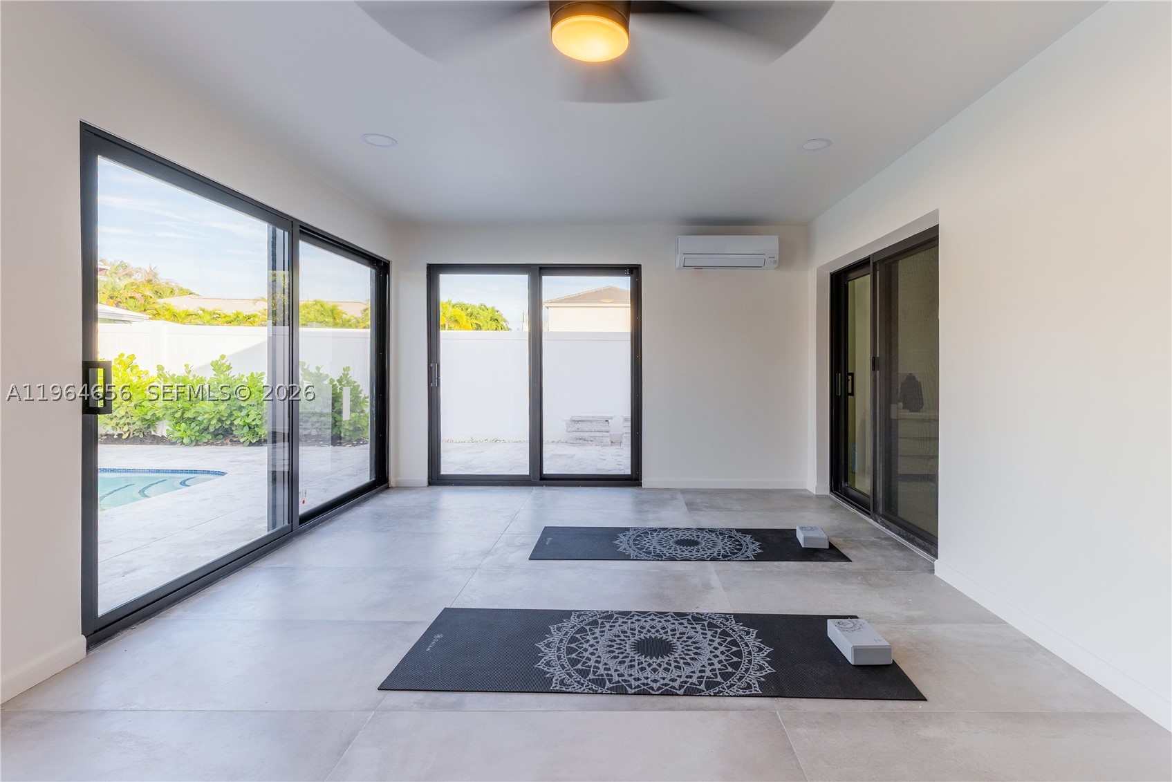 CORAL RIDGE COUNTRY CLUB - Residential