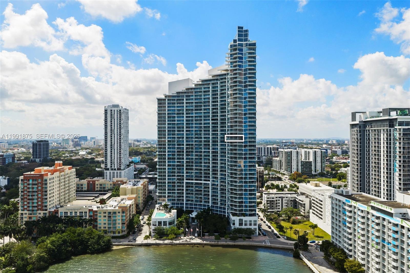 PARAMOUNT BAY CONDO - Residential