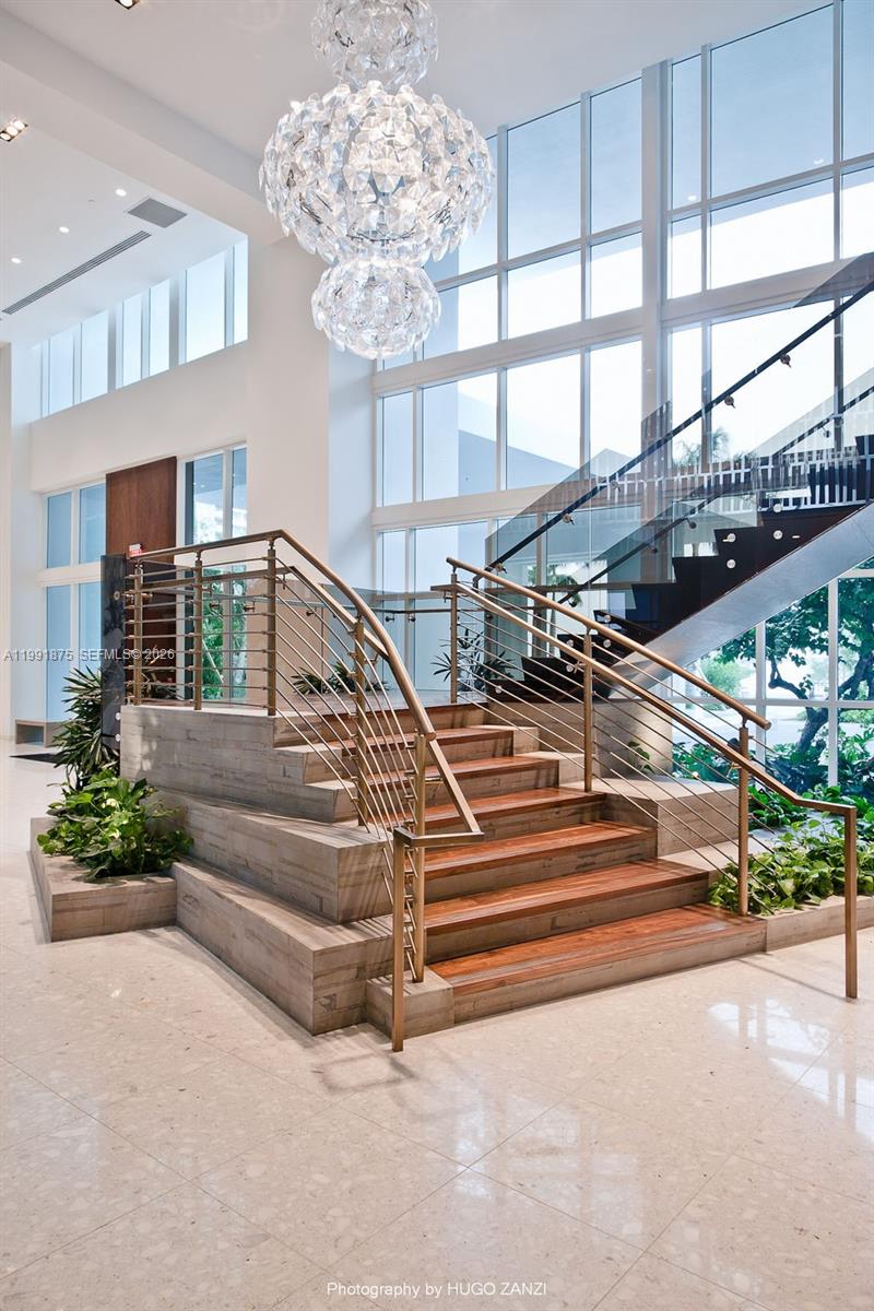 PARAMOUNT BAY CONDO - Residential