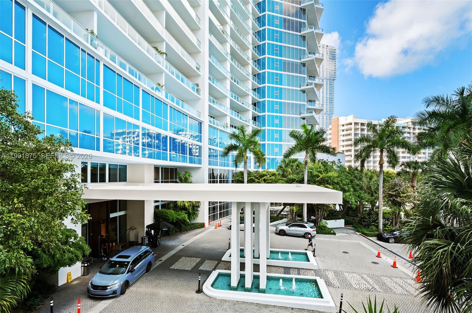 PARAMOUNT BAY CONDO - Residential