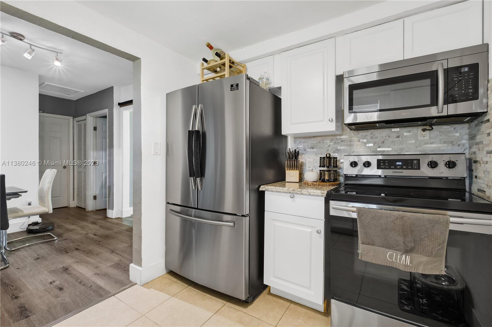 GOLDEN HIGHLANDS EST - Residential