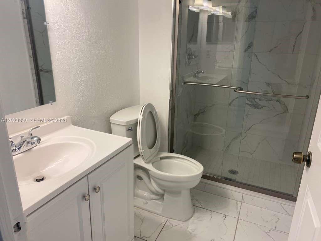 ROZLAND CONDO - Residential Lease