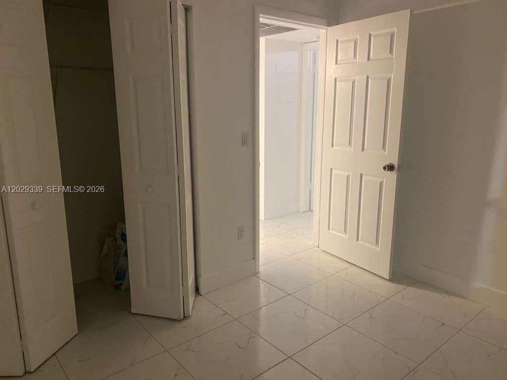 ROZLAND CONDO - Residential Lease