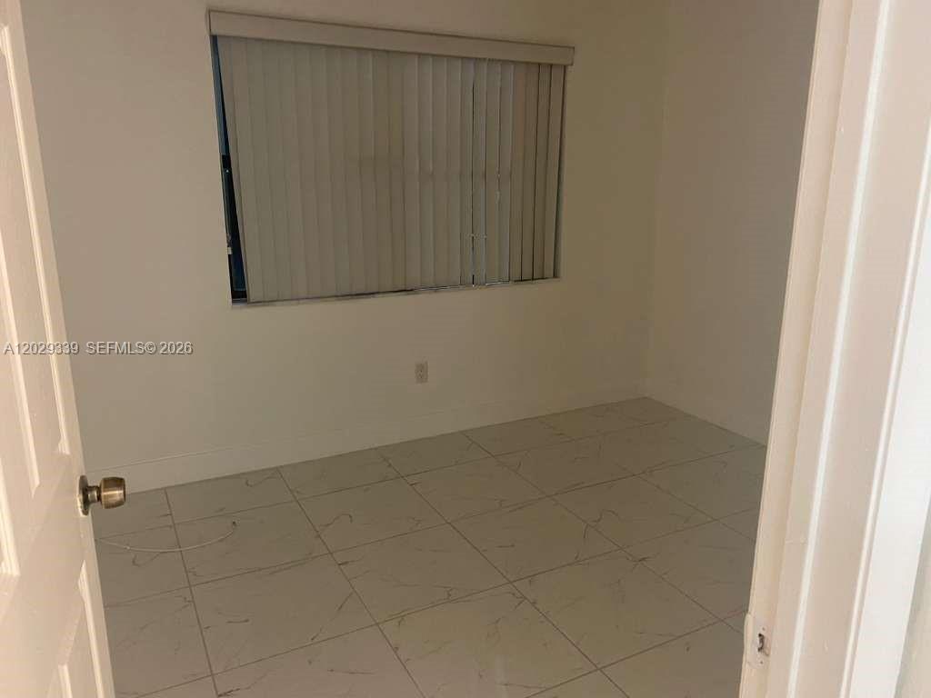 ROZLAND CONDO - Residential Lease