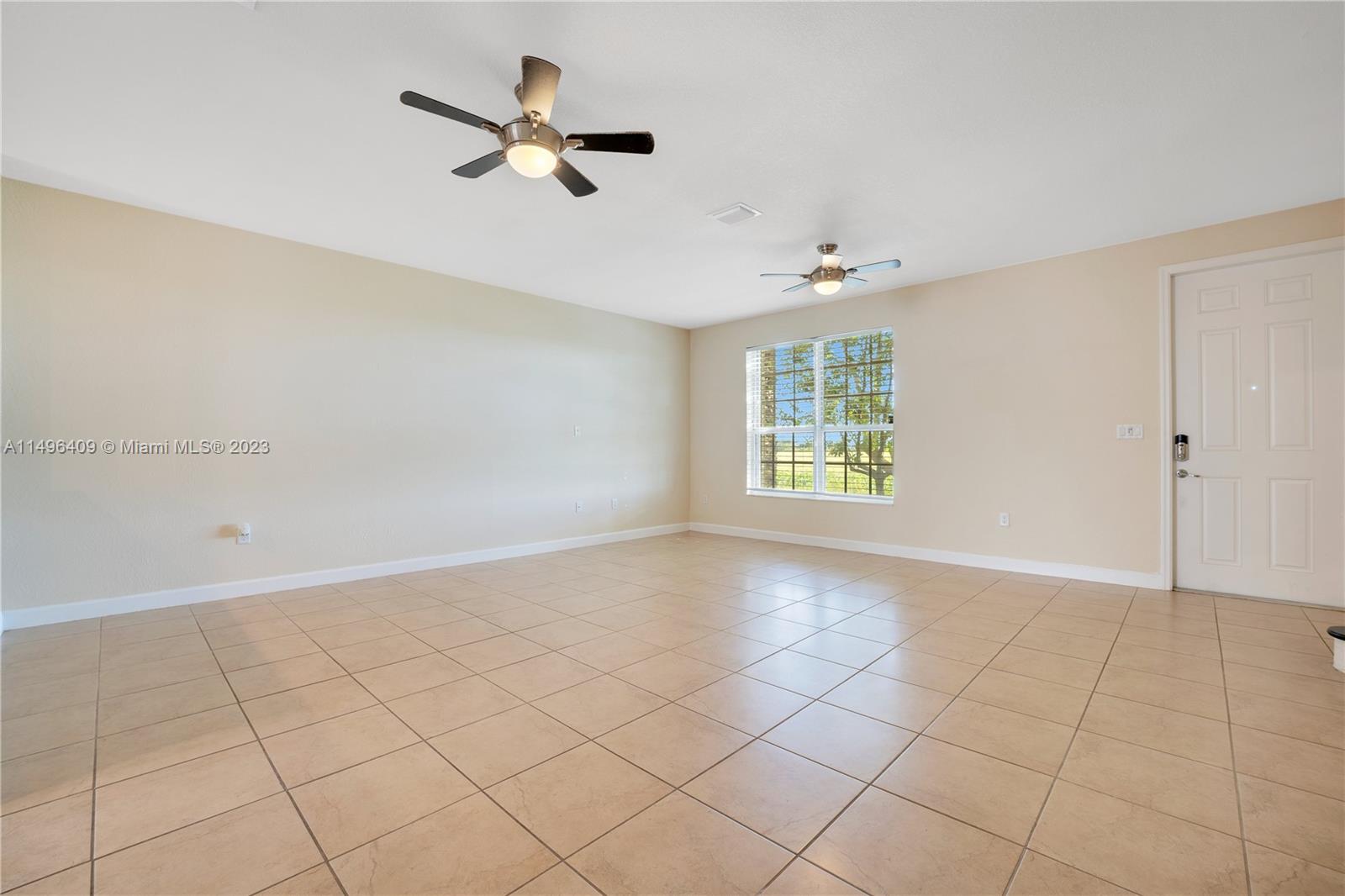 KENDALL COMMONS TOWNHOMES - Residential
