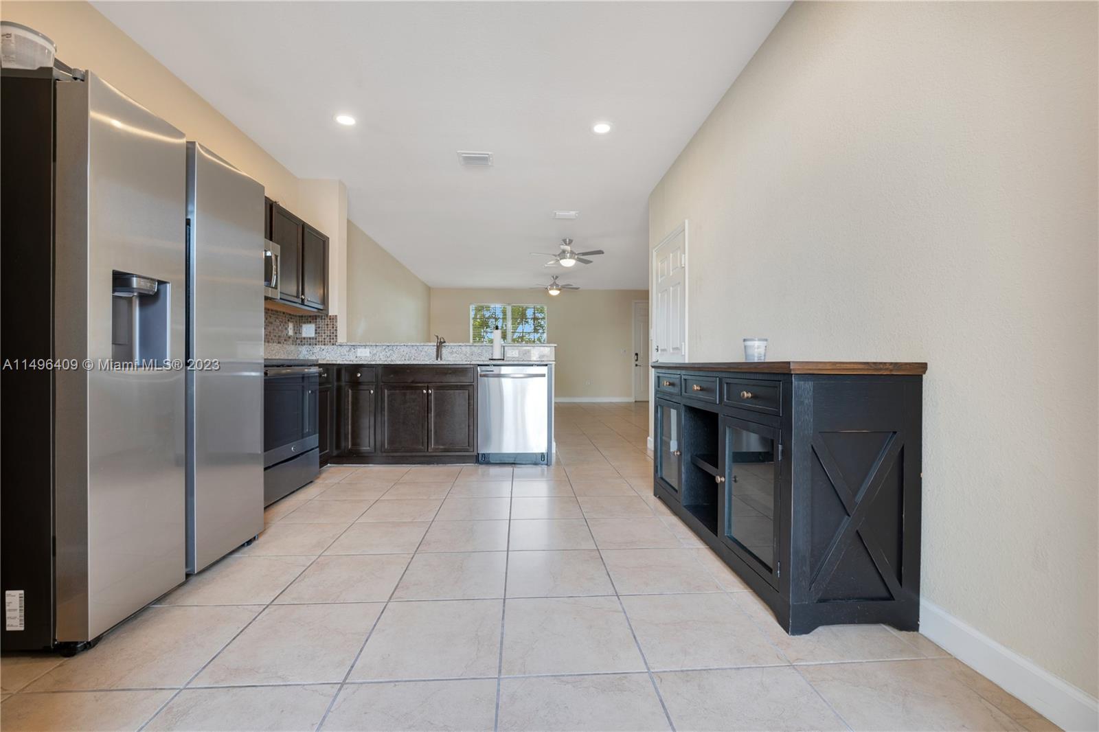 KENDALL COMMONS TOWNHOMES - Residential