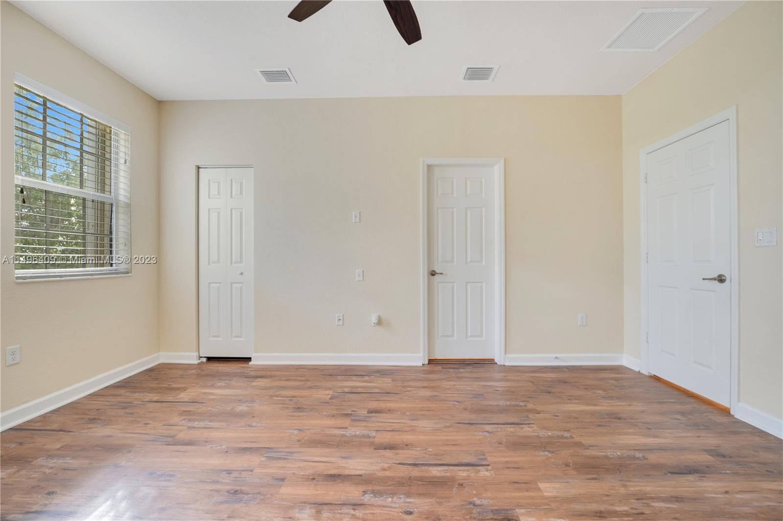 KENDALL COMMONS TOWNHOMES - Residential