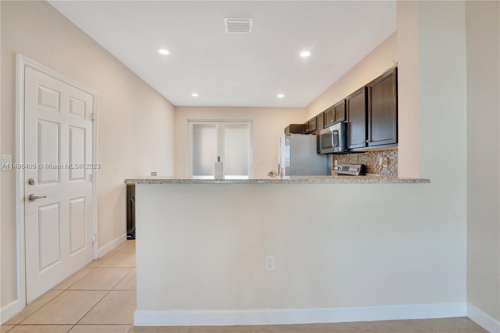 KENDALL COMMONS TOWNHOMES - Residential