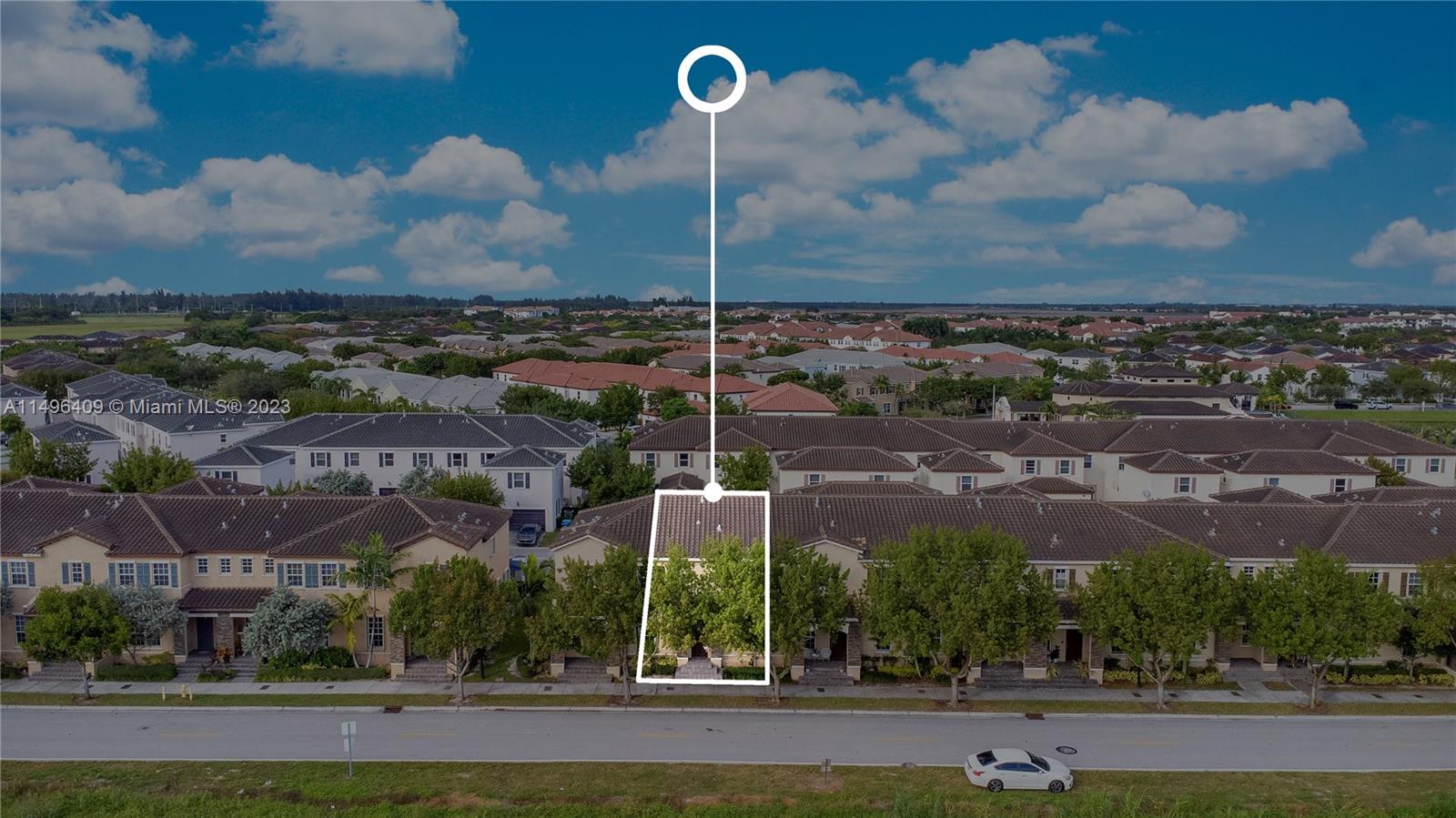KENDALL COMMONS TOWNHOMES - Residential