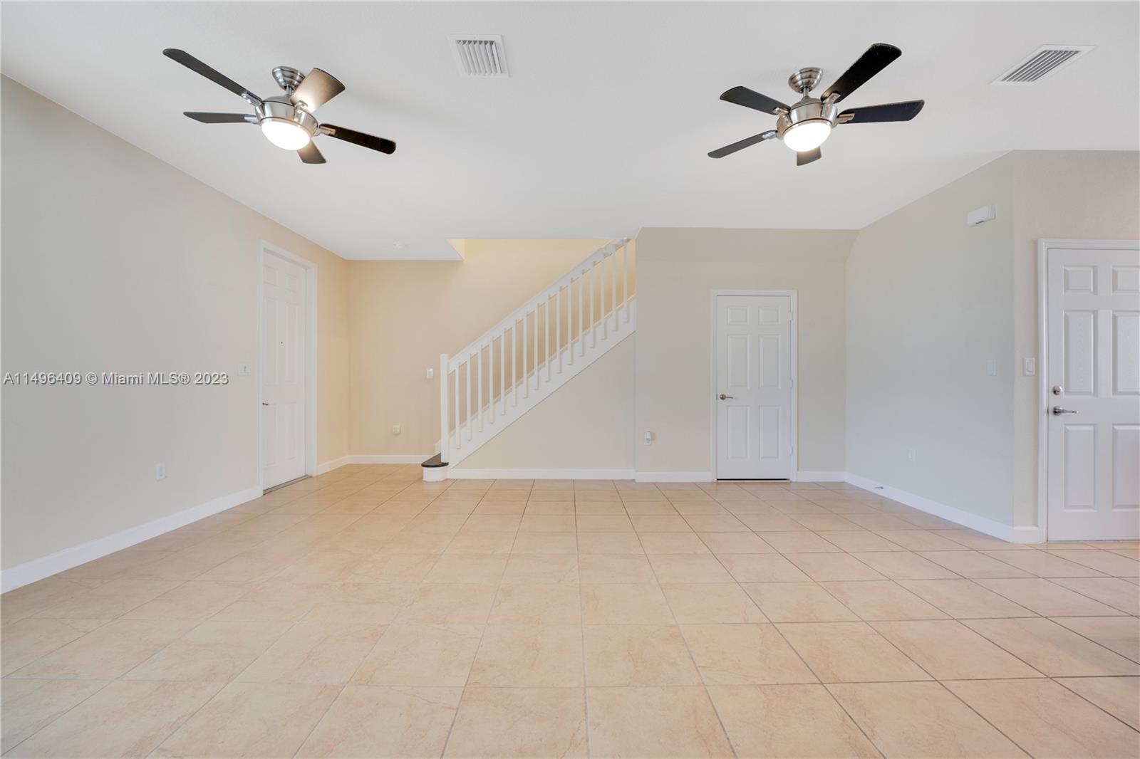 KENDALL COMMONS TOWNHOMES - Residential