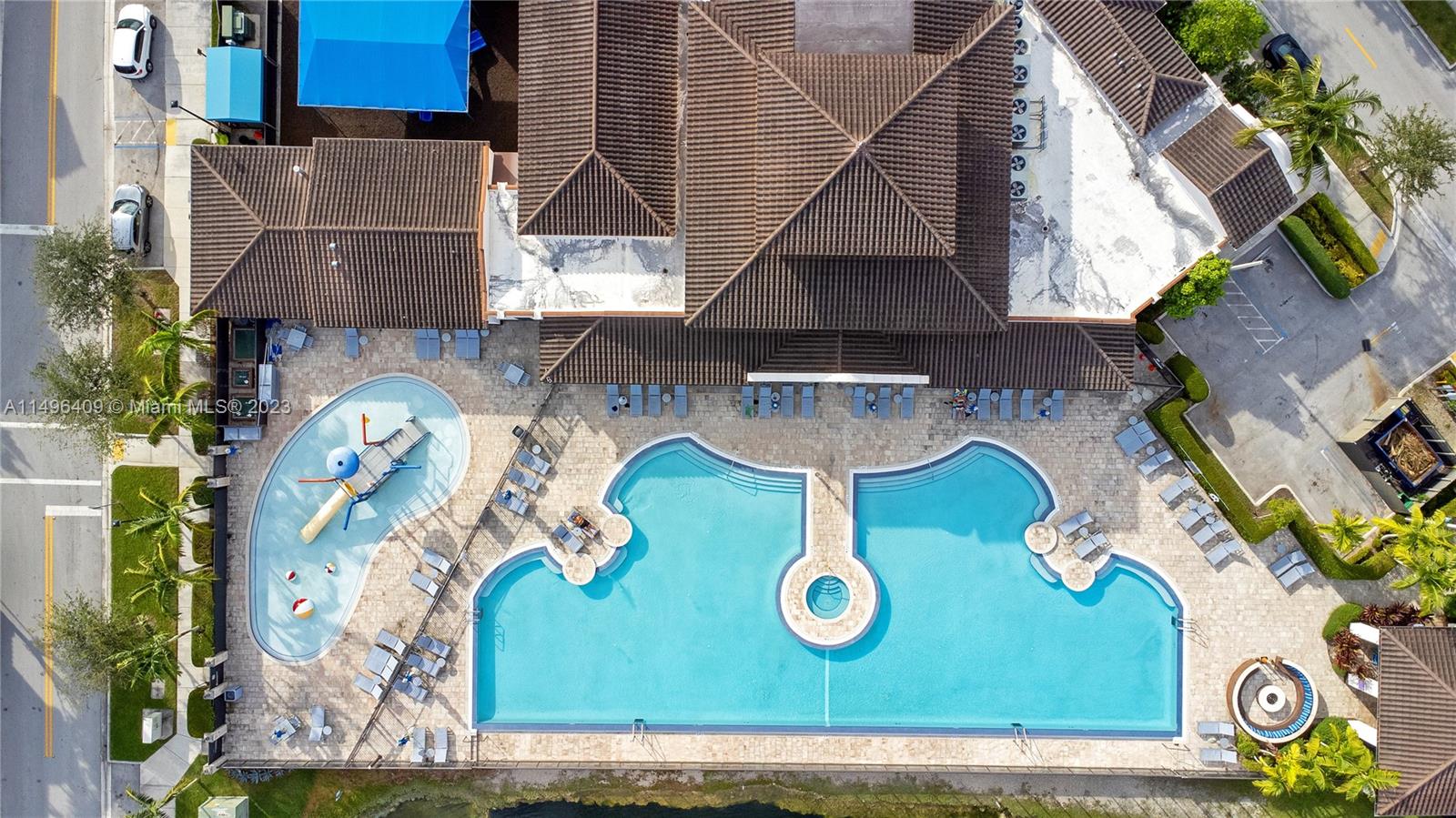 KENDALL COMMONS TOWNHOMES - Residential