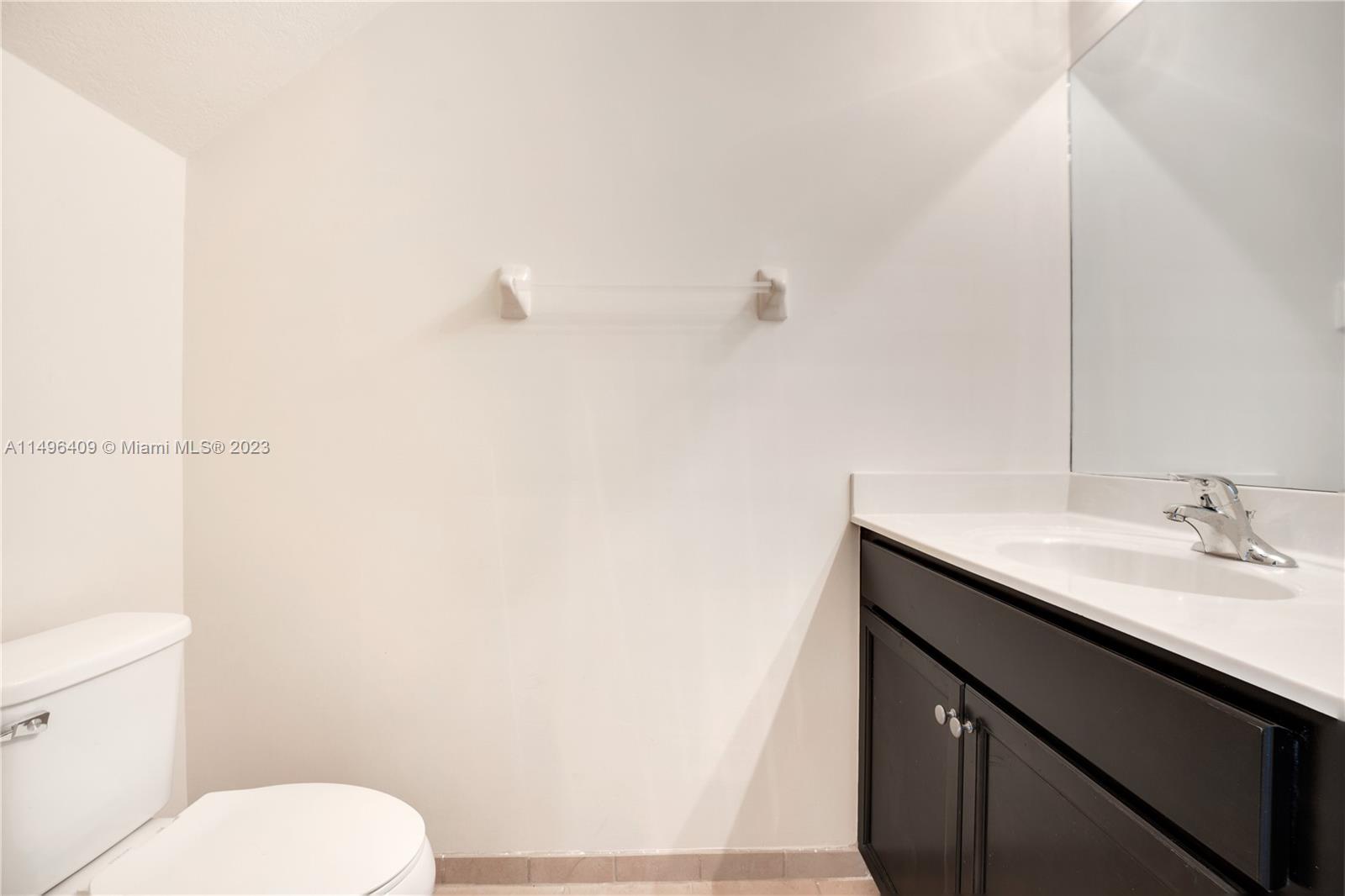 KENDALL COMMONS TOWNHOMES - Residential