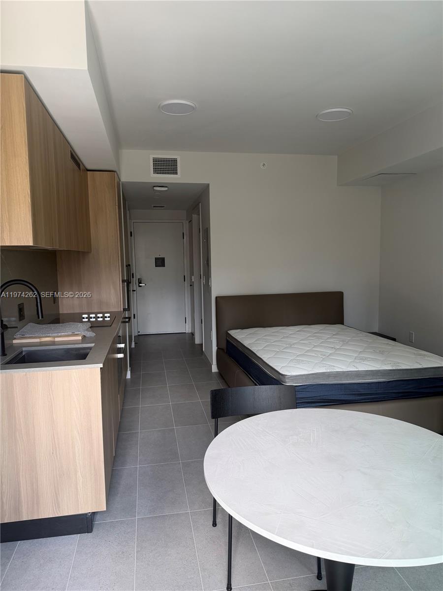 501 FIRST RESIDENCES - Residential