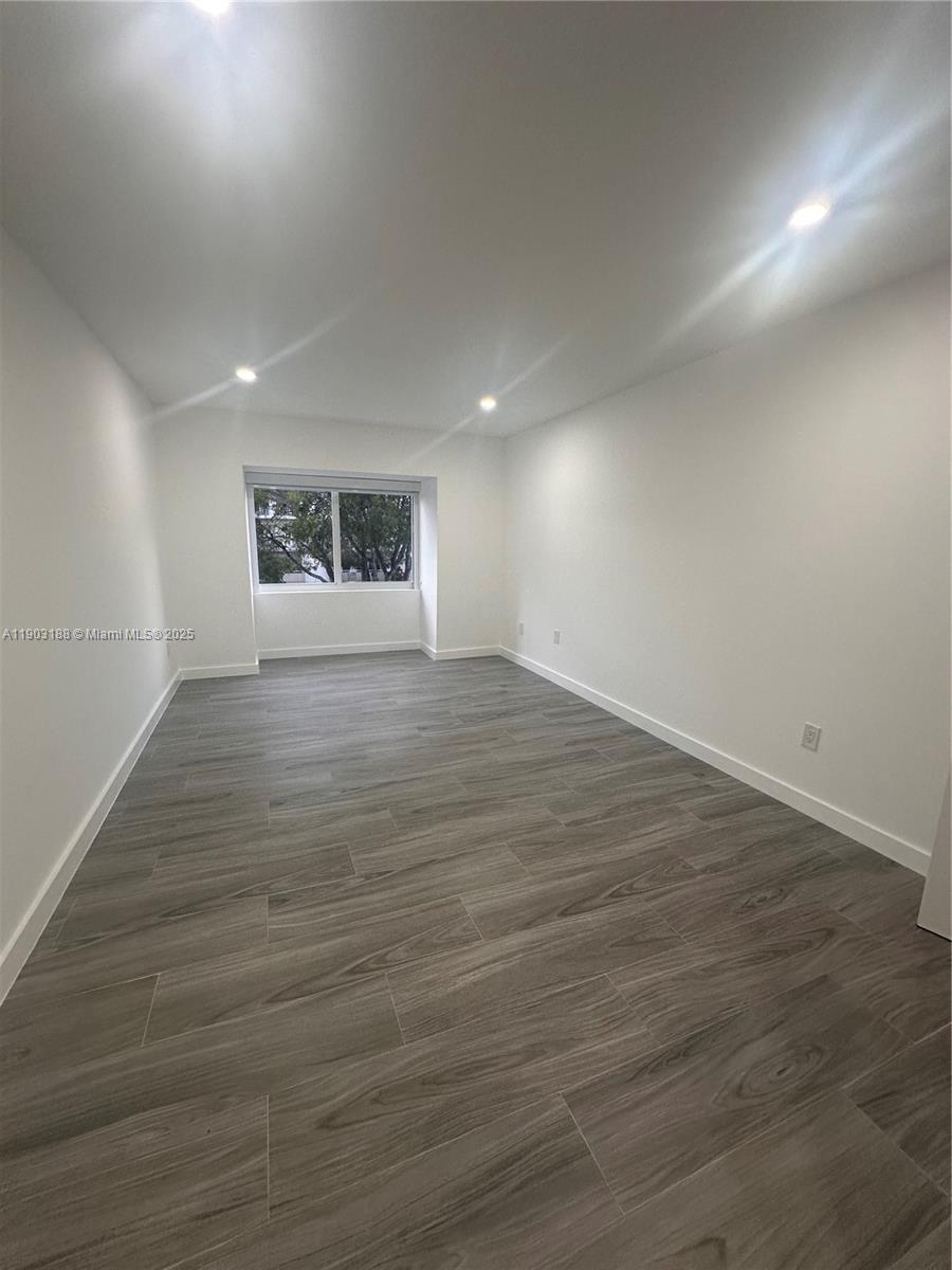KINGS CREEK SO CONDO - Residential