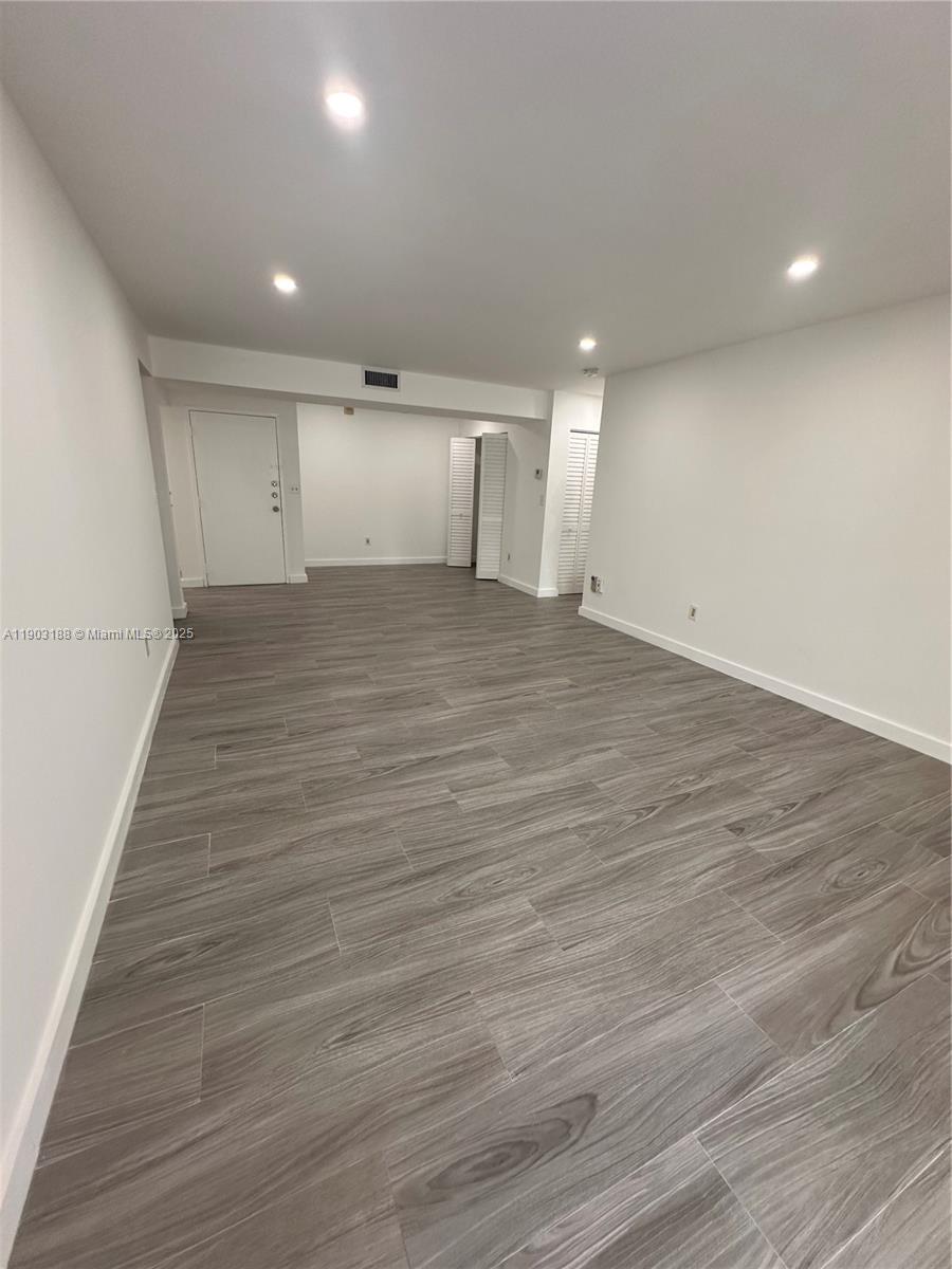 KINGS CREEK SO CONDO - Residential