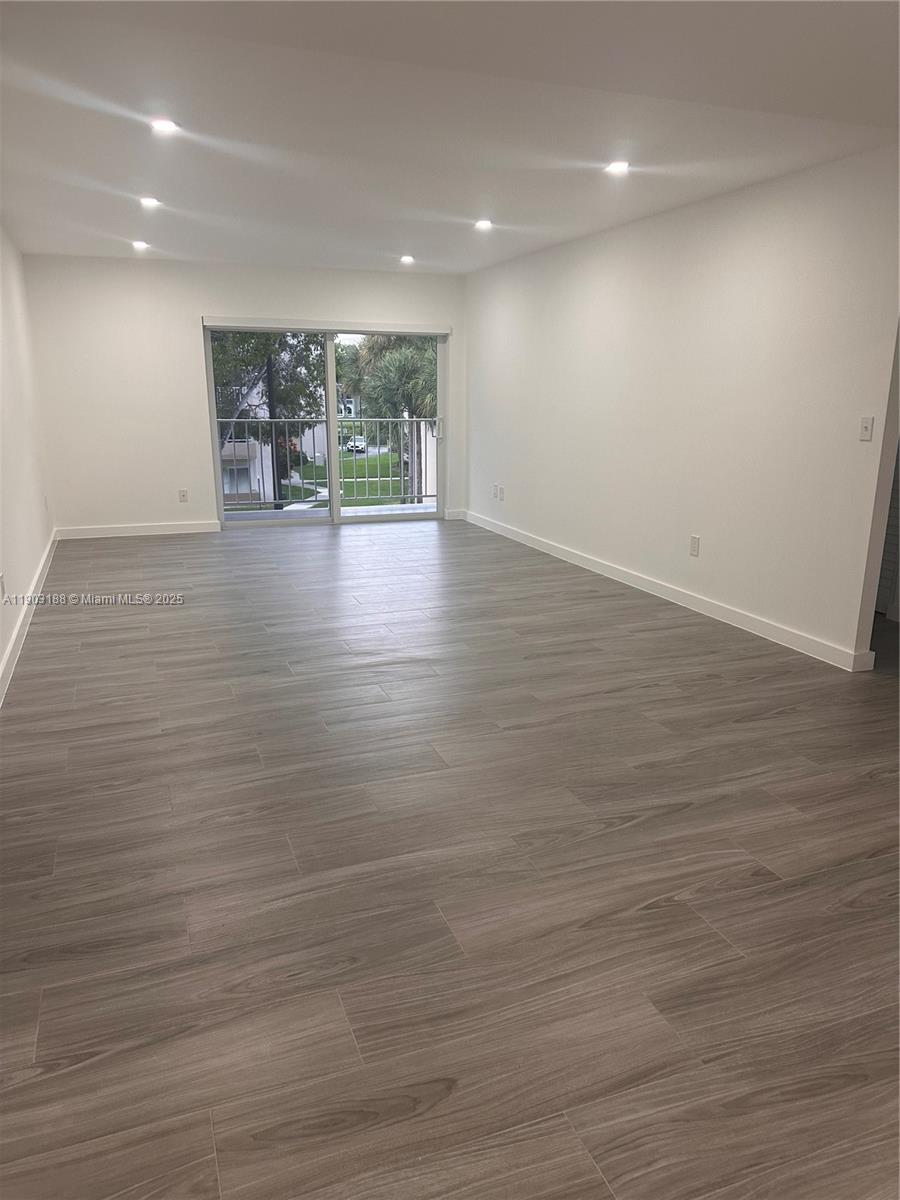 KINGS CREEK SO CONDO - Residential