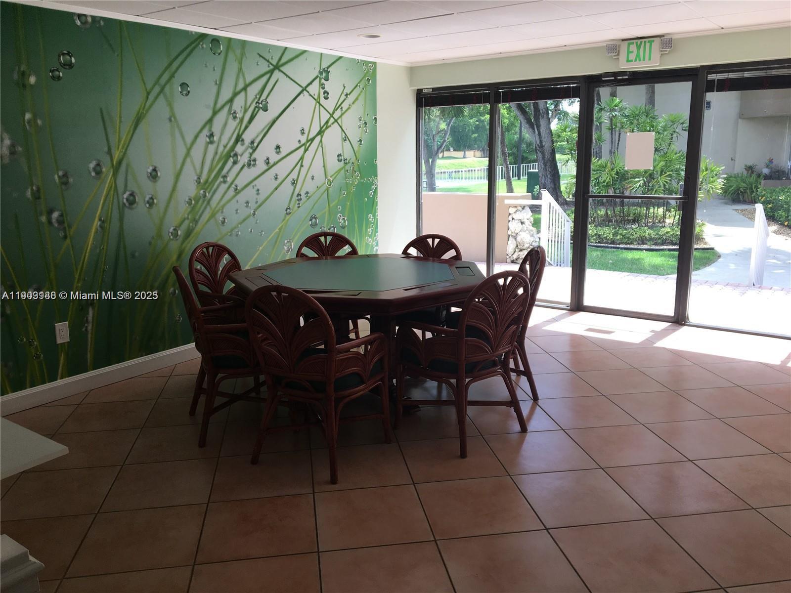 KINGS CREEK SO CONDO - Residential
