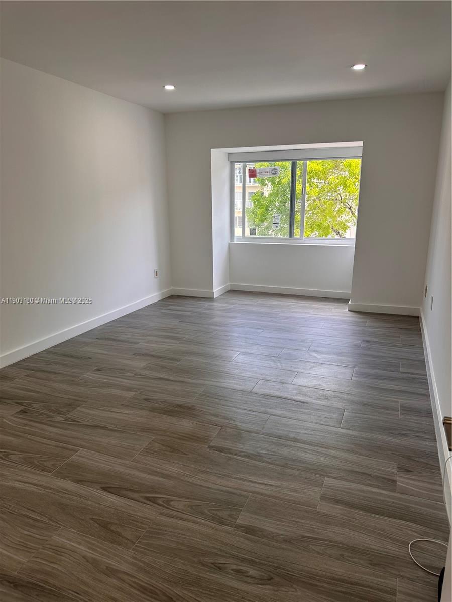 KINGS CREEK SO CONDO - Residential